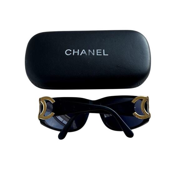 Authentic Chanel CC Logo Black Sunglasses with Case - Picture 5 of 11